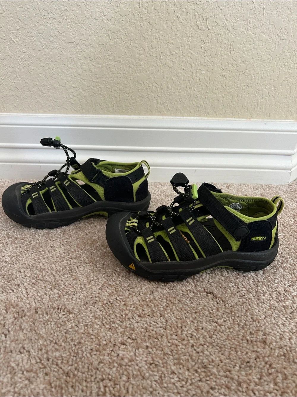 Keen Newport H2 Youth Sandals - Black/Lime Green